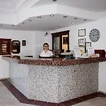 Maria - Pavlos And Apartament *