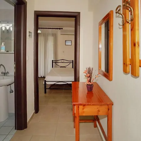 Maria - Pavlos And Vourvourou