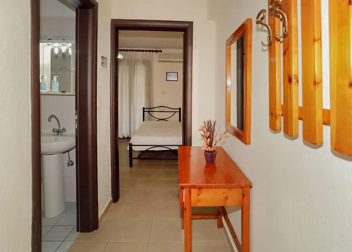 Maria - Pavlos And Vourvourou